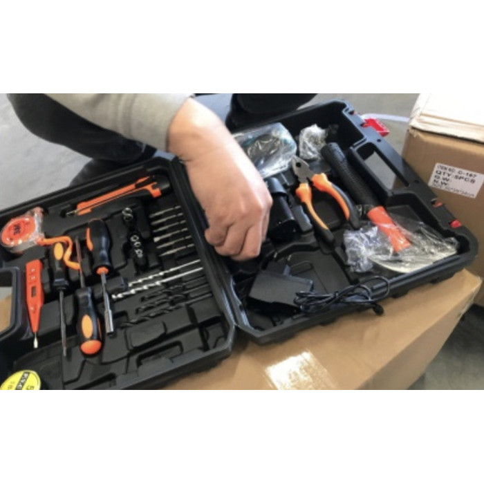 Шурупокрут акумуляторний у кейсі C 157 (5 шт./ясть)